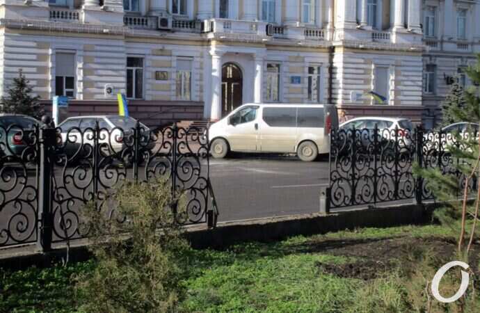 Сквер Пушкина, ограда