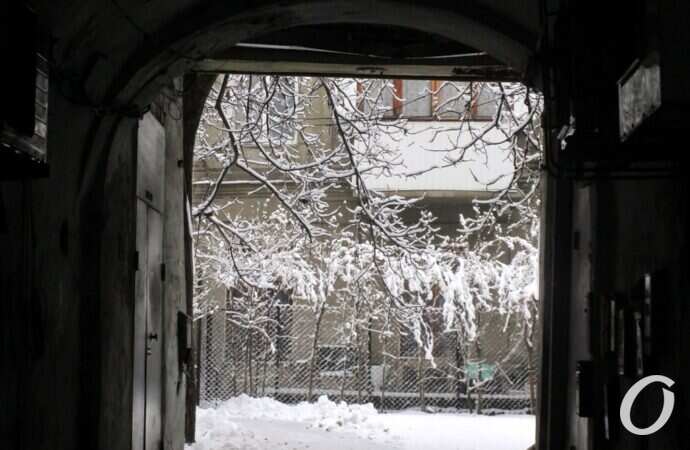 Одесские дворики зимой, еще одна арка