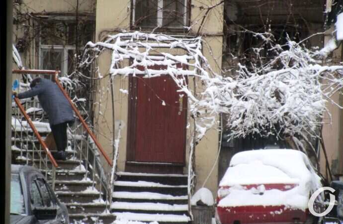 Одесские дворики зимой, ступеньки