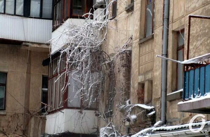 Одесские дворики зимой, балконы