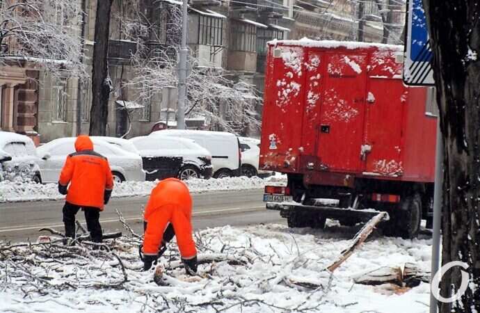 снег в Одессе, уборочная техника
