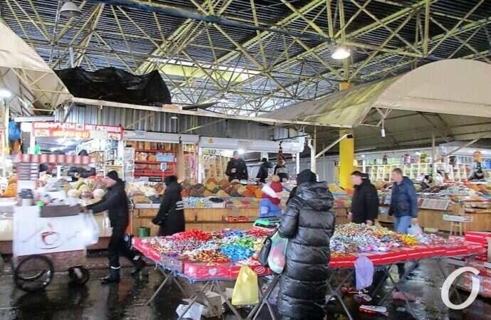 Привоз зимой, крытый рынок