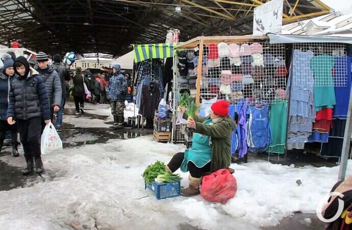 Привоз зимой, зелень