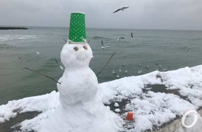 Аркадия в снегу, снеговик