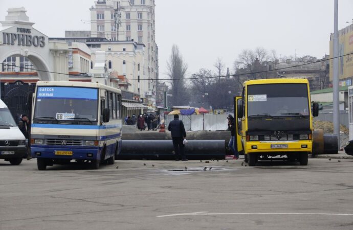 Как добраться до Привоза и вокзала: пригородные маршрутки уберут из центра Одессы?