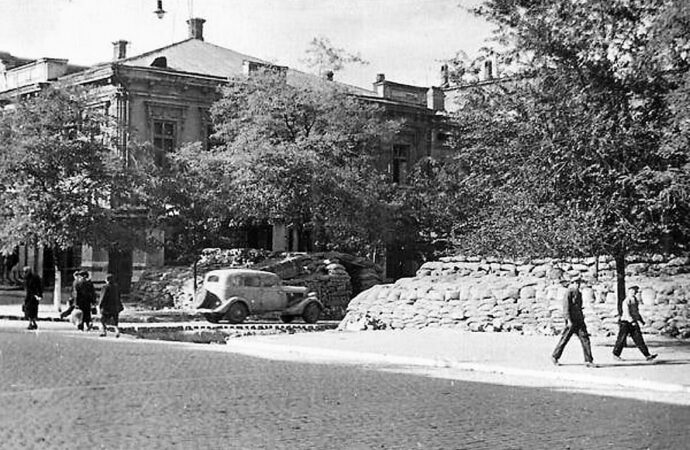 Дерибасовская, авто