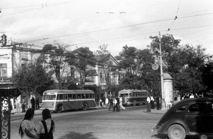 Дерибасовская, транспорт