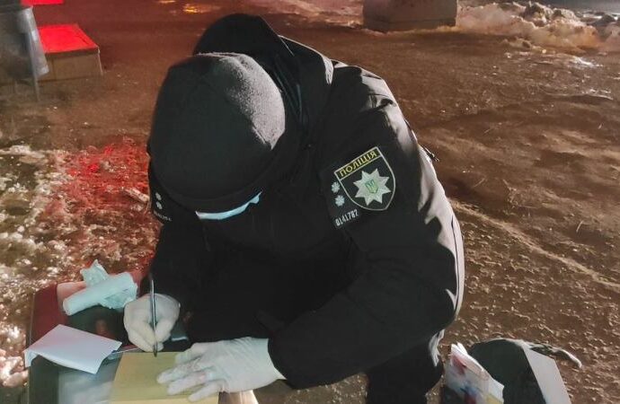 В Одессе на Таирова прямо на улице зарезали мужчину (фото)