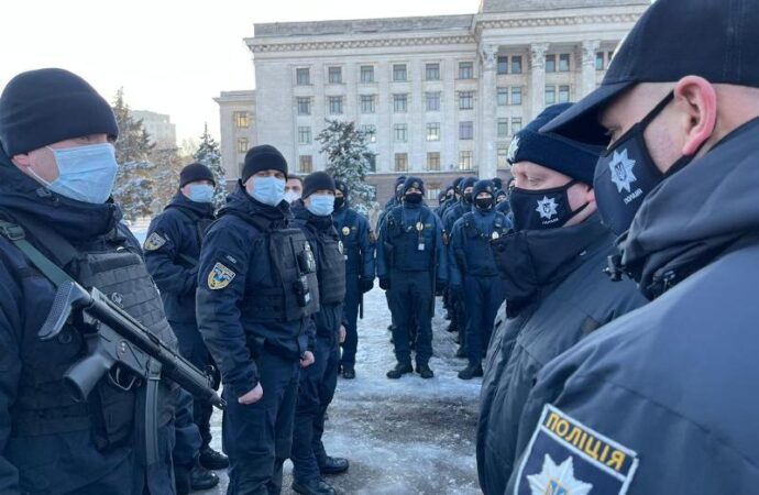 На Куликовом поле в Одессе собирались полицейские и нацгвардейцы – что произошло? (видео)
