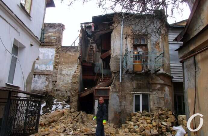 Обрушение на Нежинской, 40