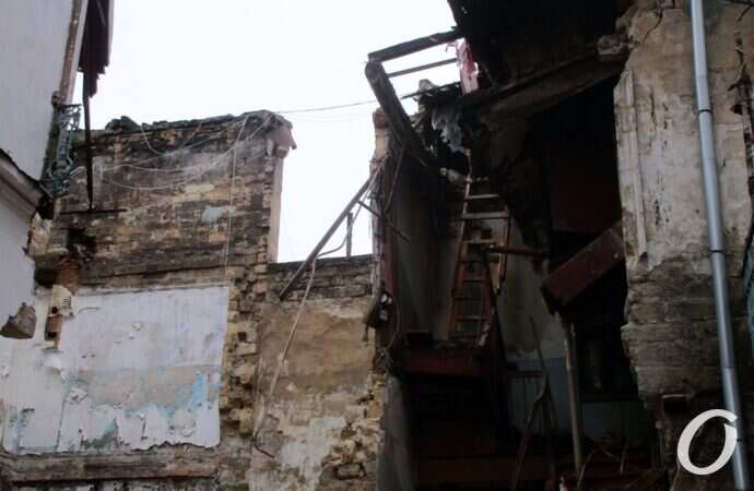 Обрушение на Нежинской, 40 в Одессе