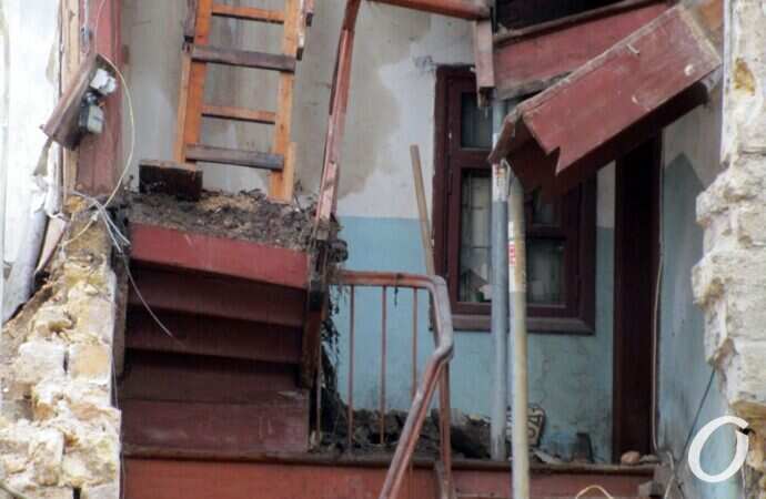 Обрушение на Нежинской, лестница