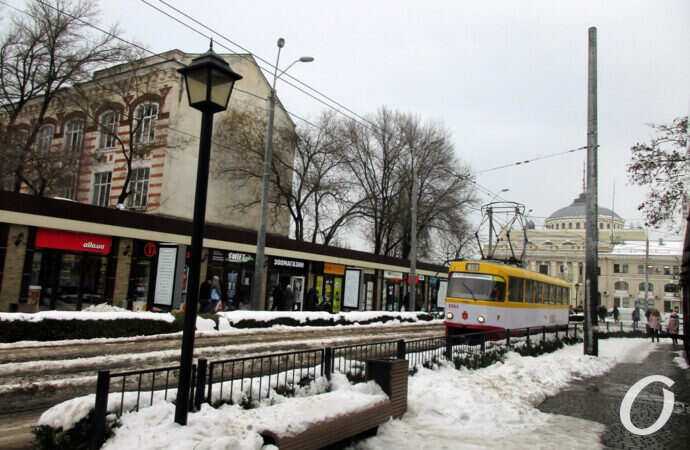 Одесская Старосенная площадь: трамвайные переливы, Цифровой городок и кораблик «Одесса-мама» (фото)