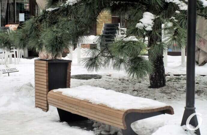 Старосенная площадь, лавка