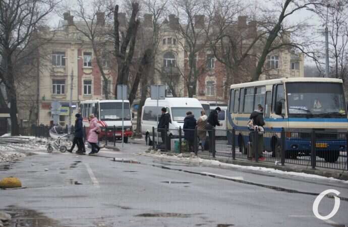 автобусы у вокзала