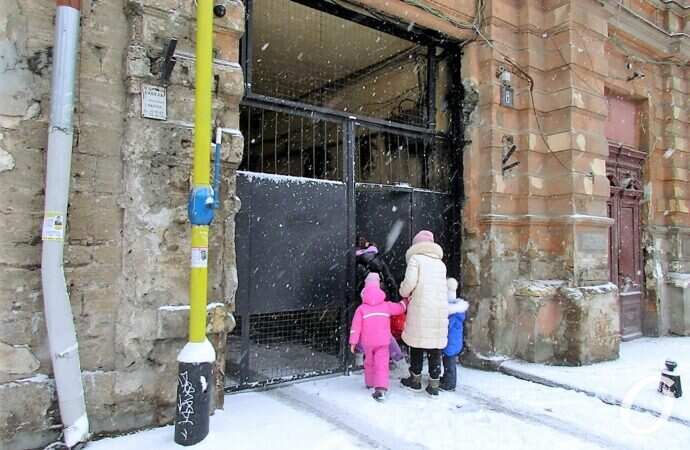 Улица Софиевская, ворота