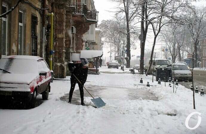 Улица Софиевская, уборка снега