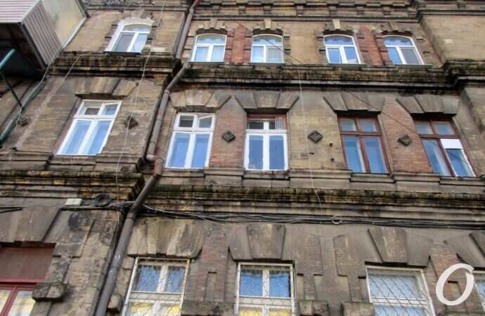 Высокий переулок, фасад старинного дома