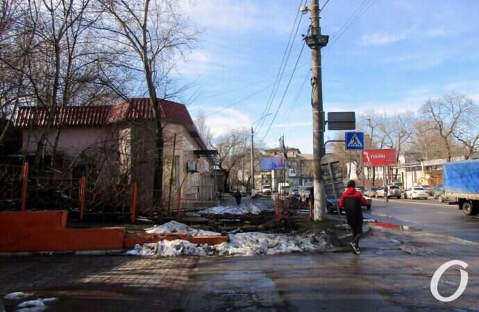 Высокий переулок, столб