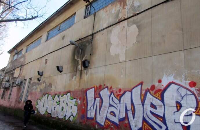 Высокий переулок, граффити
