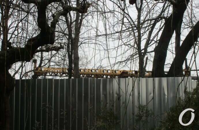 бульвар Жванецкого, за забором