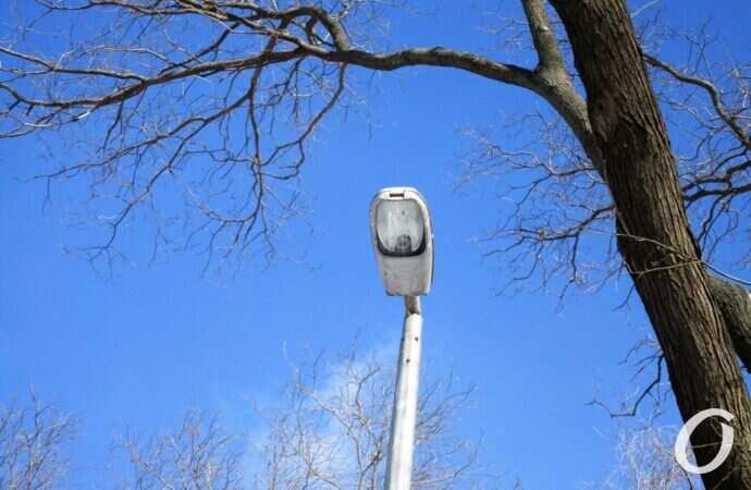 Старосенной сквер, фонарь