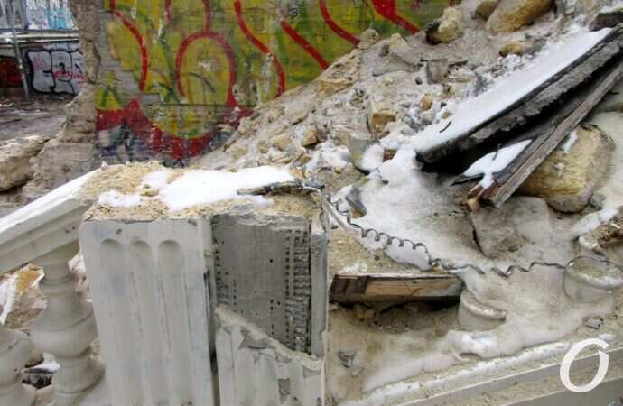 Деволановскмий спуск, обвал: обломки