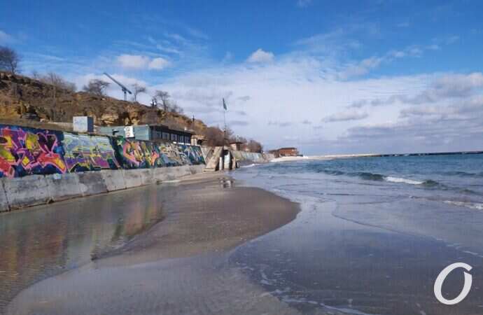 В Одессе затопило пляж