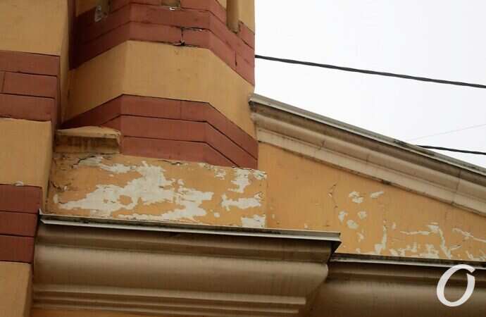 Мавританская арка, требует ремонта