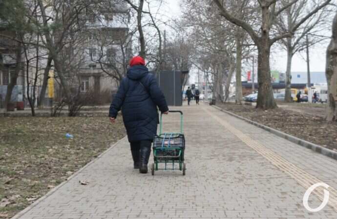 Варненская, прохожая