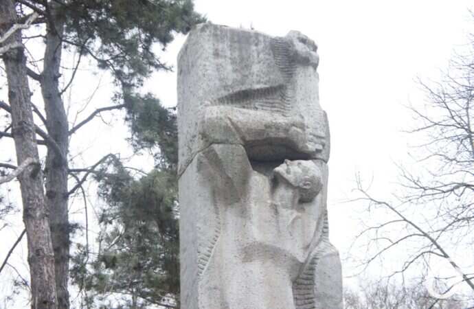 Варненская, памятник