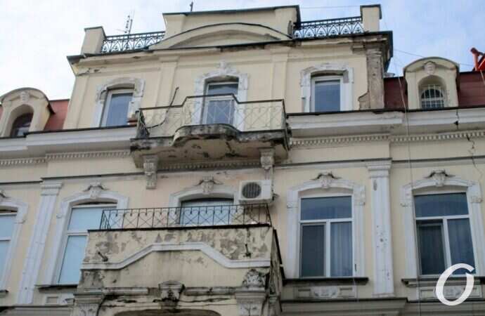 Одесский сквер, балконы