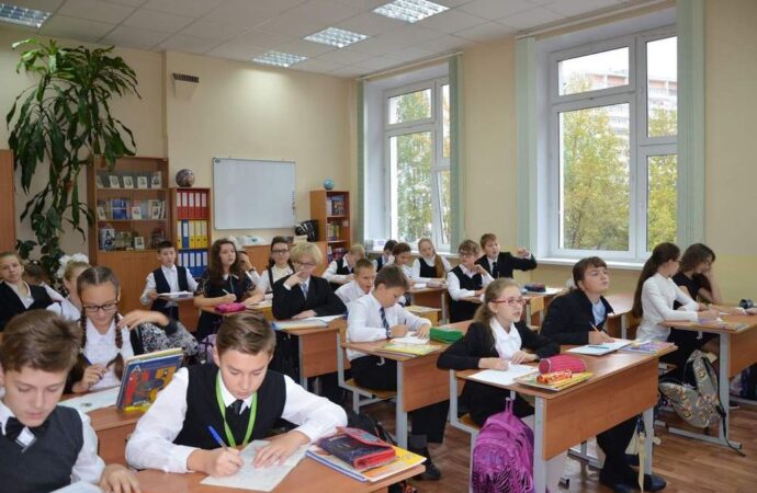 Как будут учиться школьники в Одессе после каникул: дистанционно или в школе?