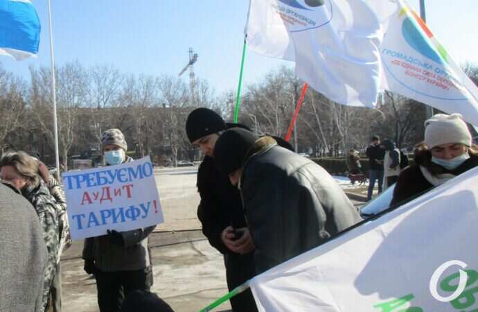 В Одессе — сразу два митинга: против повышения тарифов и за компенсации перевозчикам (фото)