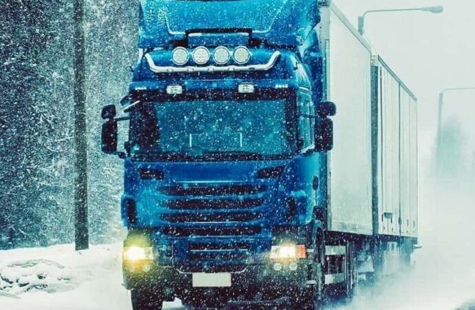 В ожидании стихии: на трассе Киев – Одесса ограничили движение грузовиков