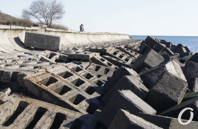 мыс Большой Фонтан, плиты