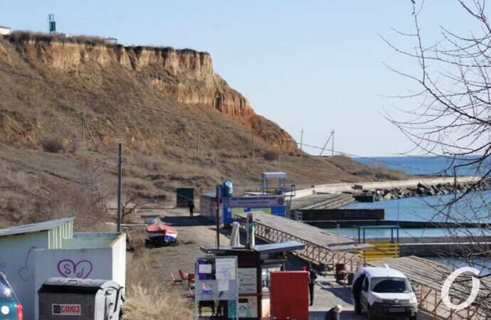 мыс Большой Фонтан, машины