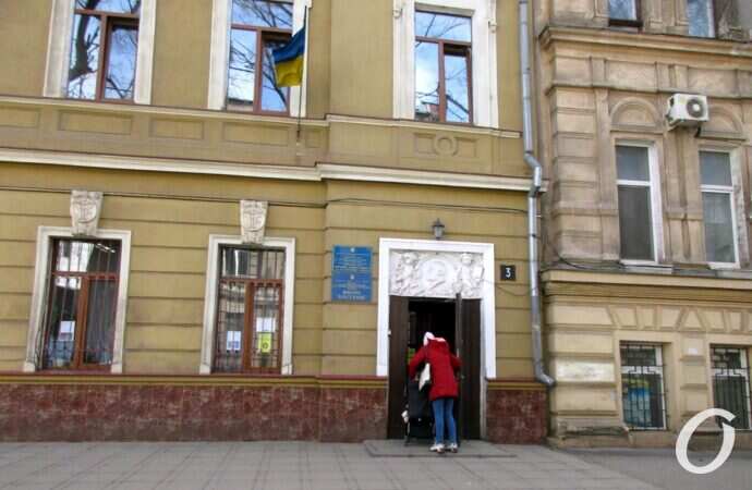 Лютеранский переулок, фасад школы Костанди