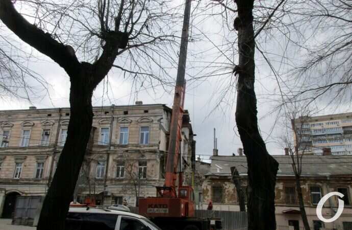 обвал на Нежинской в Одессе, кран