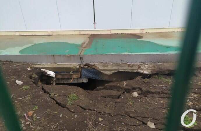 Одесская велоэстакада, трещины2