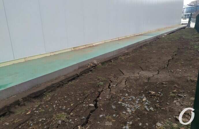 Одесская велоэстакада, трещины3