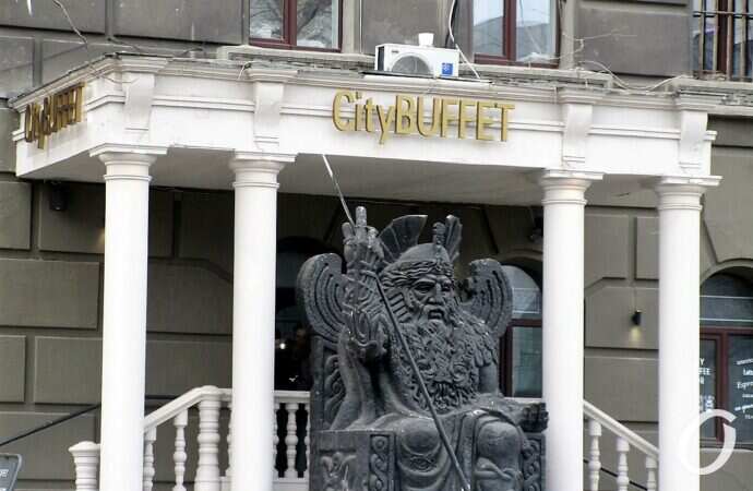 здание Ломбарда, скульптура