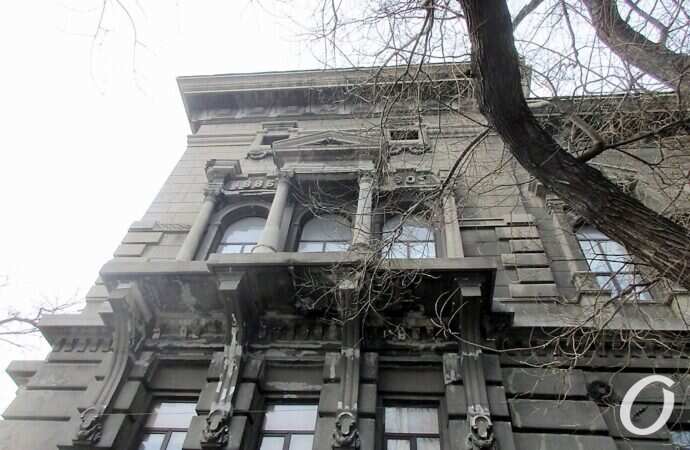 здание Ломбарда, фасад