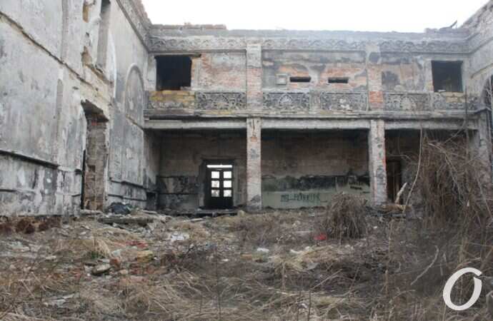 руины ДК в Черноморке, посчле пожара