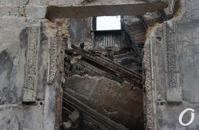 руины ДК в Черноморке2