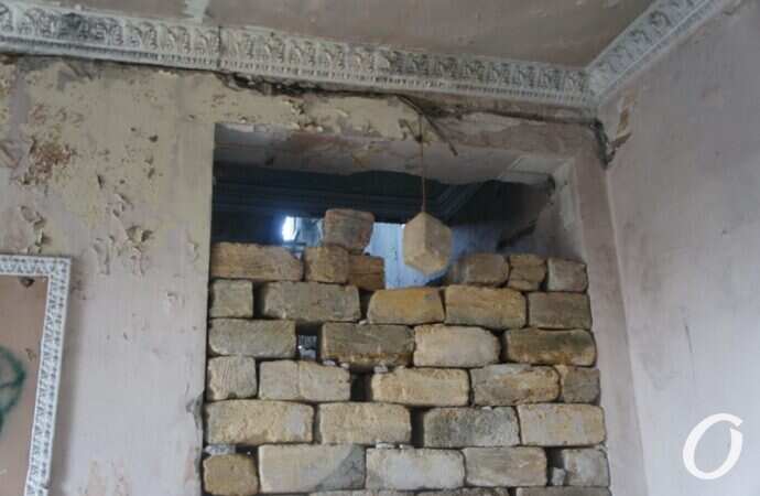 руины ДК в Черноморке, кладка