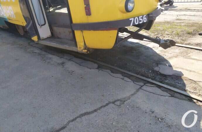 перекресток на Фонтане, трамвай