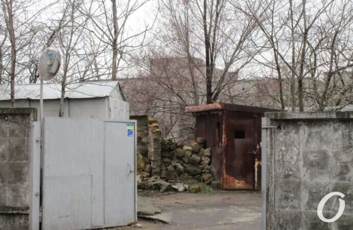 Пишоновская, двор