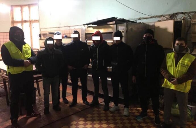 В Одессе обнаружили подпольную пекарню с нелегалами из Средней Азии