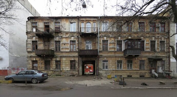 В центре Одессы может «грохнуть» еще один старый дом (фото)